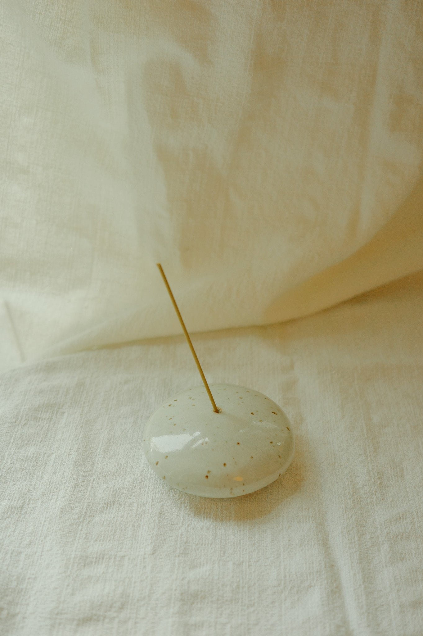 Medium pebble incense holder